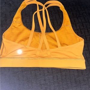 lululemon sports bra
burnt orange color
never worn
size 4
send offers